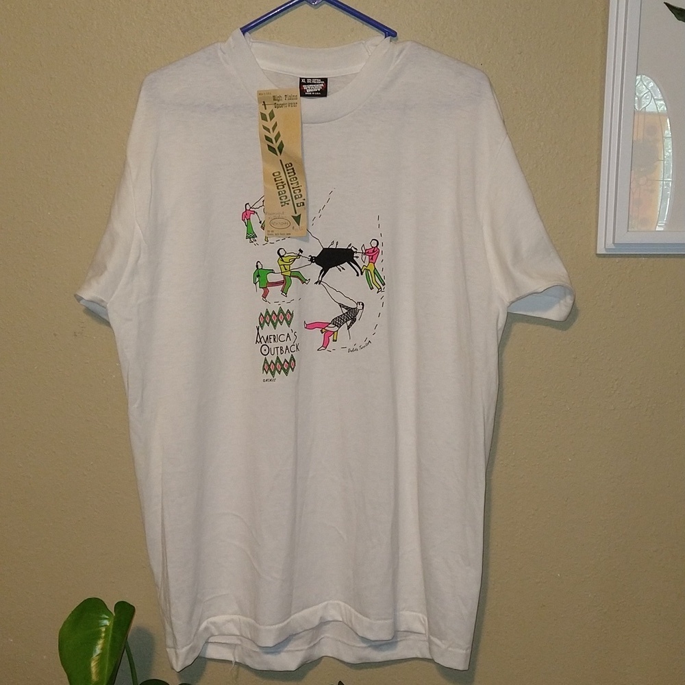 Vintage America's Outback Dakota Territory Native American Printed T-shirt